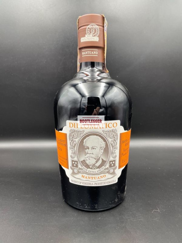 Diplomatico Mantuano Extra Anejo 0,7л