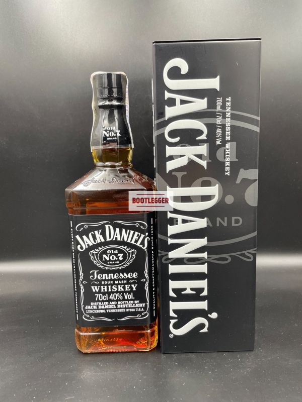 Jack Daniels 0,7л (в металлической коробке)